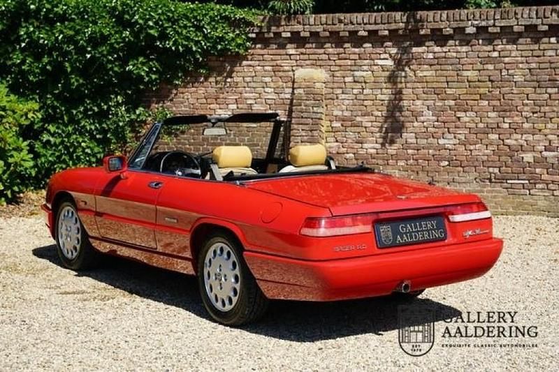Gebraucht Alfa Romeo Spider 126 PS (92 kW) 1991 Rot Cabrio