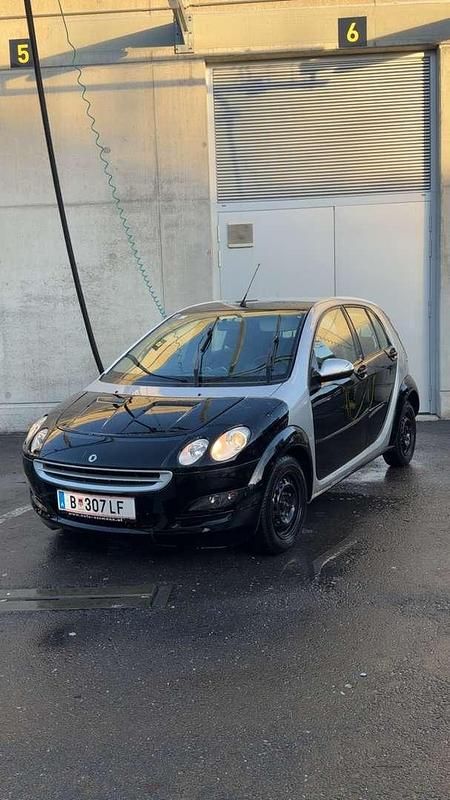 Schwarz Gebraucht 2003 Smart ForFour Passion Kleinwagen | € 4.000 - Bild 1/4