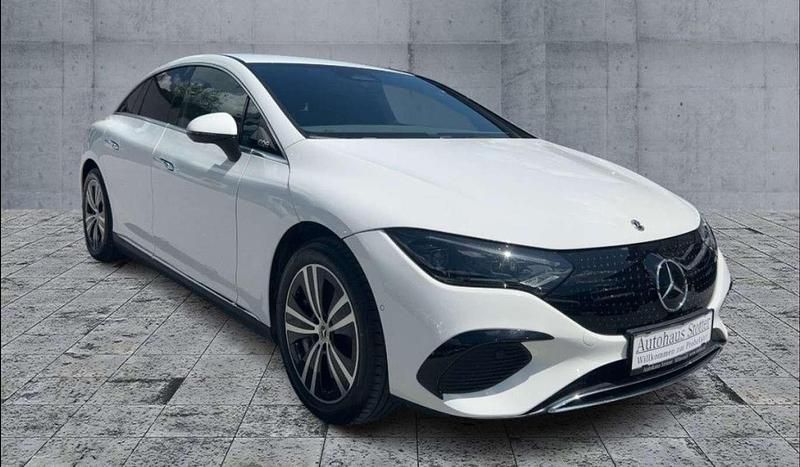 Gebraucht Mercedes EQE300 180 kW (245 PS) 2022 Weiß Limousine