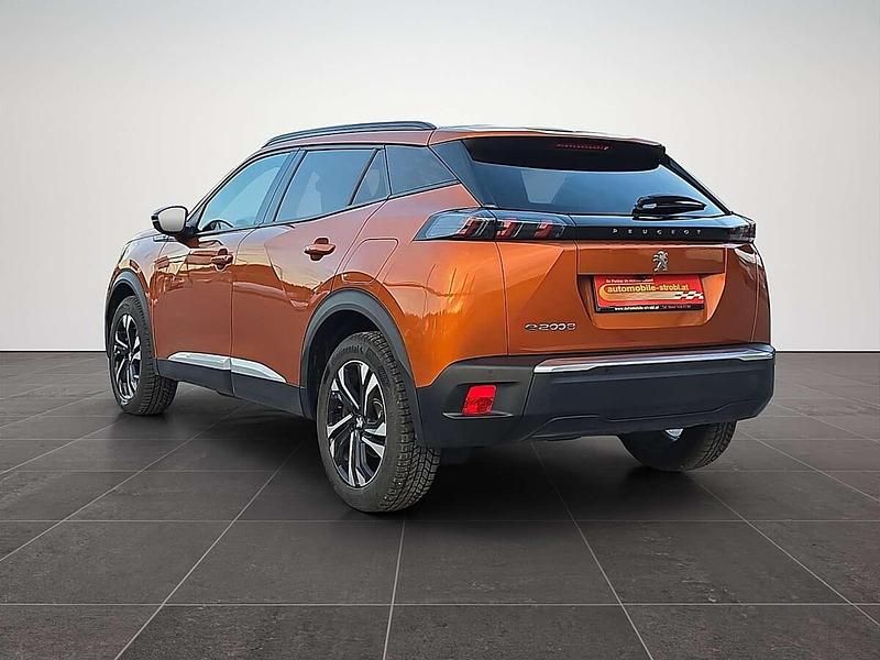 Gebraucht Peugeot e-2008 Allure 100 kW (136 PS) 2023 Orange SUV