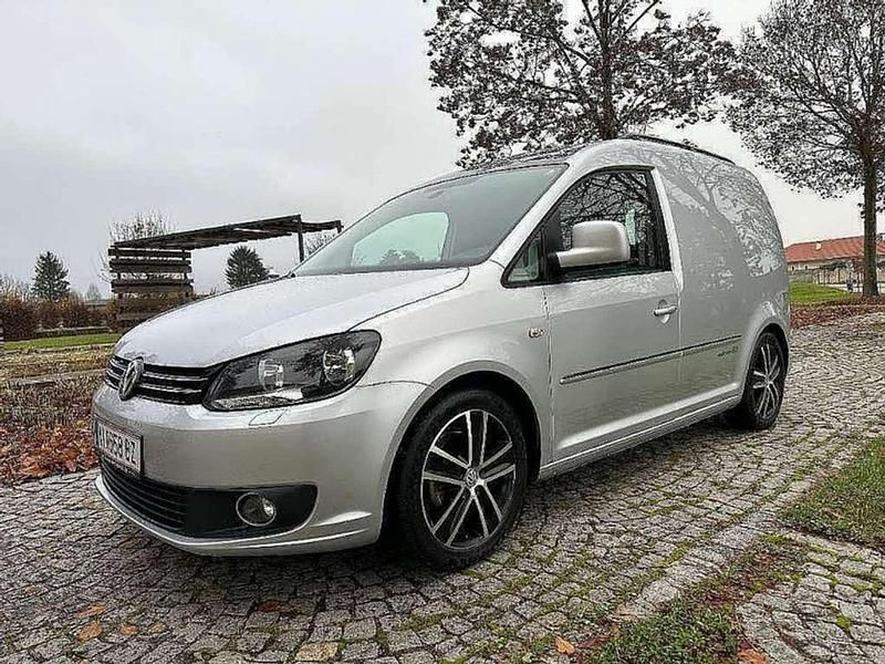 Silber Gebraucht 2015 VW Caddy Edition Van / Kleinbus | € 10.990 (Etwas zu teuer) - Bild 1/4
