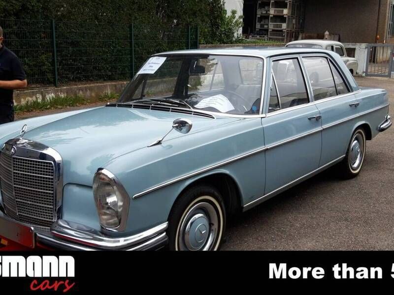 Gebraucht Mercedes 250 131 PS (96 kW) 1966 Blau Limousine