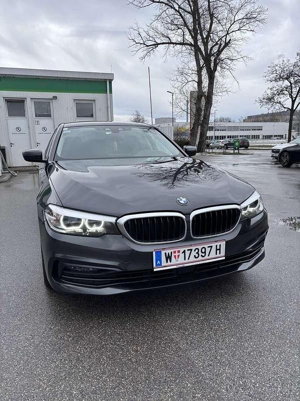 Gebraucht BMW 520 Sport Line 190 PS (139 kW) 2019 Grau Limousine