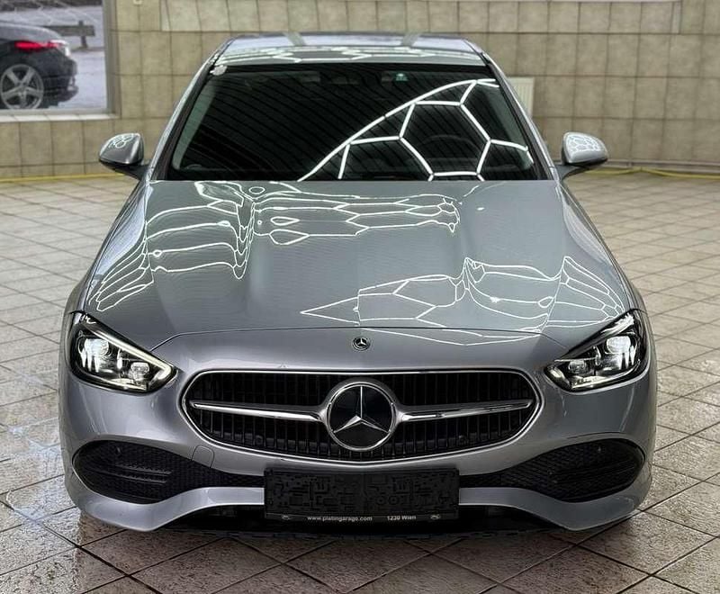 Gebraucht Mercedes C200 163 PS (119 kW) 2024 Grau Limousine