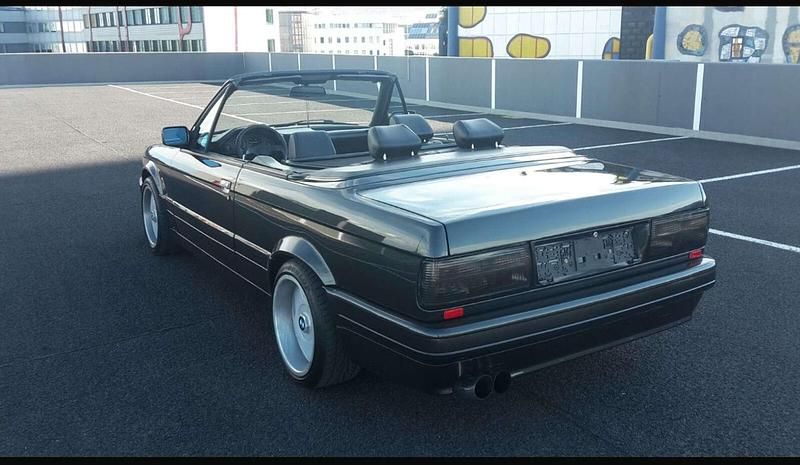 Gebraucht BMW 318 Cabriolet 113 PS (83 kW) 1991 Schwarz Cabrio