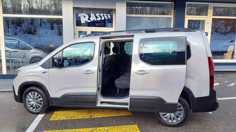 Gebraucht Peugeot Rifter Allure 131 PS (96 kW) 2023 Beige Van / Kleinbus