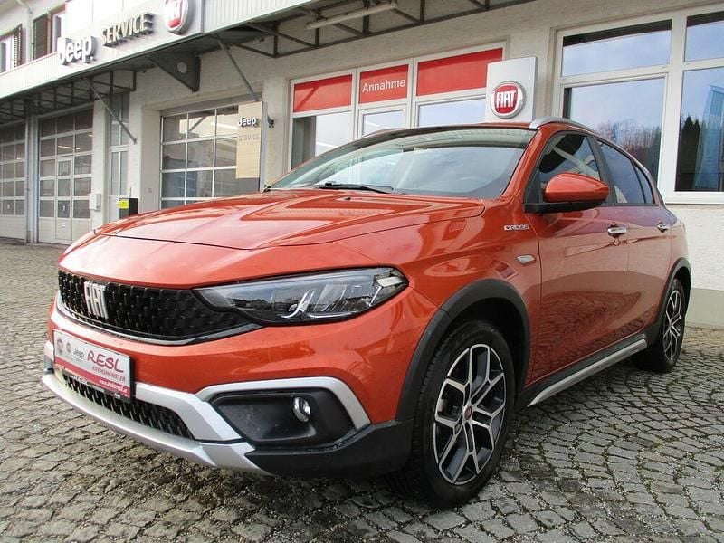 Gebraucht Fiat Tipo Cross 101 PS (74 kW) 2023 Orange Limousine