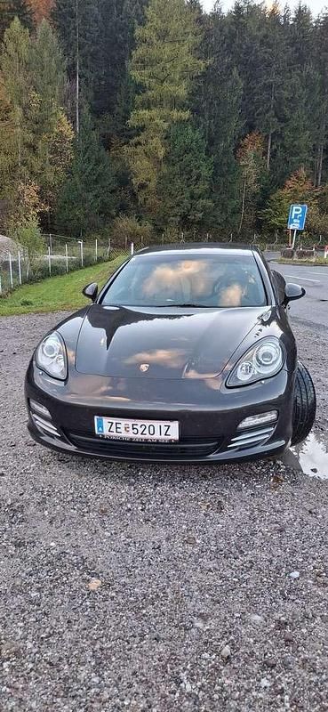 Grau Gebraucht 2010 Porsche Panamera 4 Limousine | € 27.300 - Bild 1/4