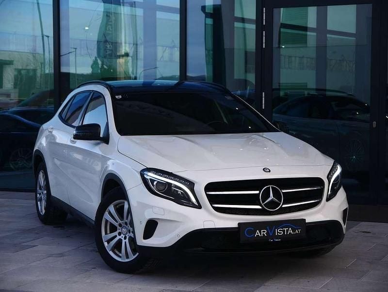 Gebraucht Mercedes GLA220 Night 170 PS (125 kW) 2014 Weiß SUV