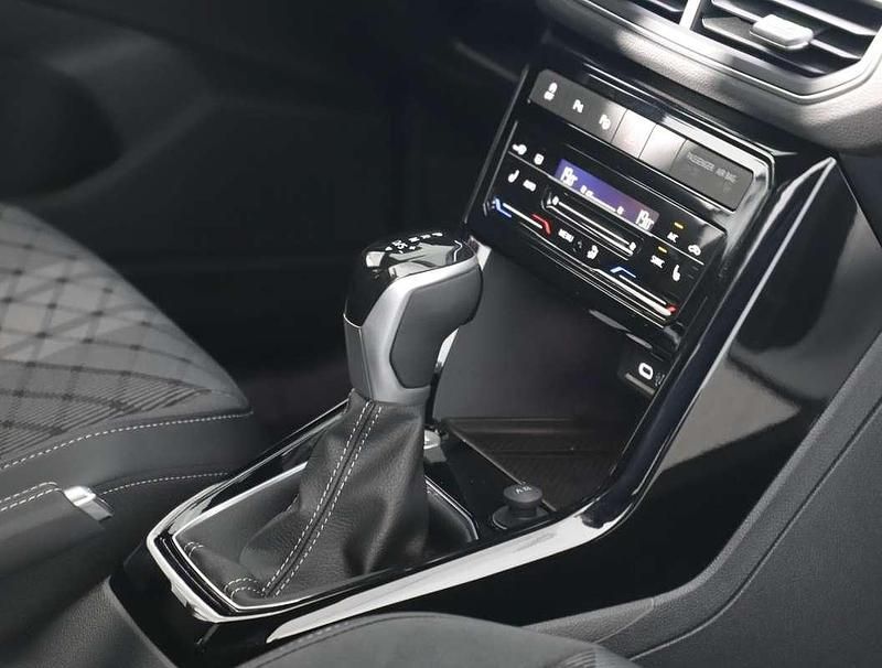 Gebraucht VW T-Cross R-line 116 PS (85 kW) 2025 Weiss  normal SUV