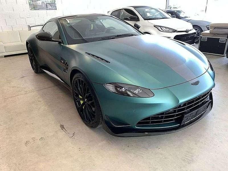 Neu Aston Martin V8 Vantage 536 PS (394 kW) 2025 Grün Coupé
