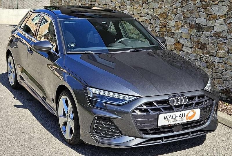 Neu Audi A3 S-Line 150 PS (110 kW) 2025 Grün Kleinwagen