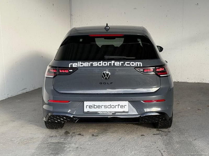 Neu VW Golf VIII Sport 115 PS (84 kW) 2026 Mittelgrau  metallic