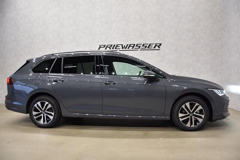 Neu VW Golf VIII Business 115 PS (84 kW) 2026 Mittelgrau  metallic Kombi