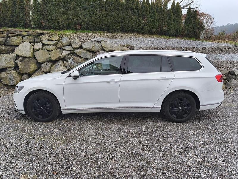 Gebraucht VW Passat Elegance 150 PS (110 kW) 2020 Weiß Kombi