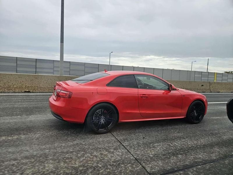 Gebraucht Audi A5 179 PS (131 kW) 2009 Rot Coupé
