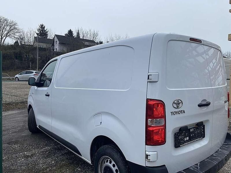 Gebraucht Toyota Proace 122 PS (89 kW) 2020 Weiß Van / Kleinbus