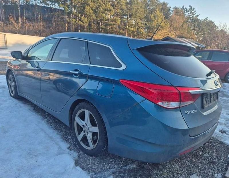 Gebraucht Hyundai i40 Style 136 PS (100 kW) 2013 Blau Kombi