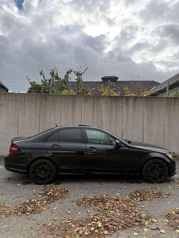 Schwarz Gebraucht 2008 Mercedes 320 Limousine | € 9.000 - Bild 1/4