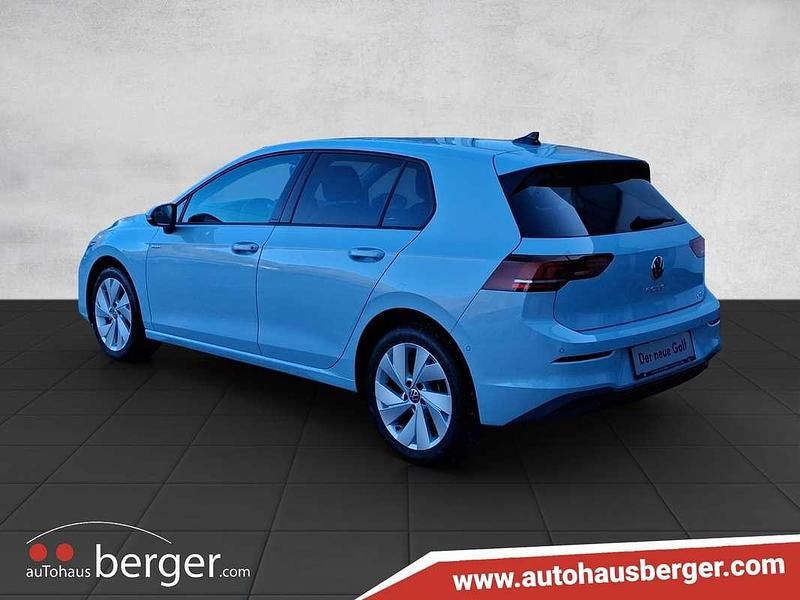 Neu VW Golf 116 PS (85 kW) 2025 Blau Limousine