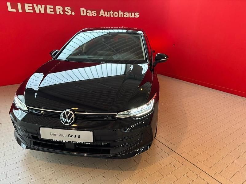 Schwarz metallic Neu 2026 VW Golf VIII Limousine | € 29.990 (Superpreis) - Bild 1/4