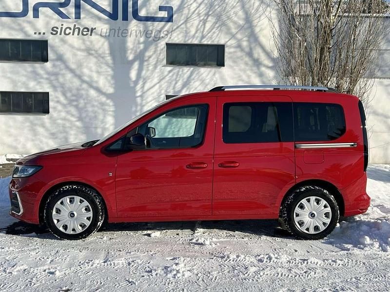 Gebraucht Ford Tourneo Titanium 122 PS (89 kW) 2023 Rot Kombi