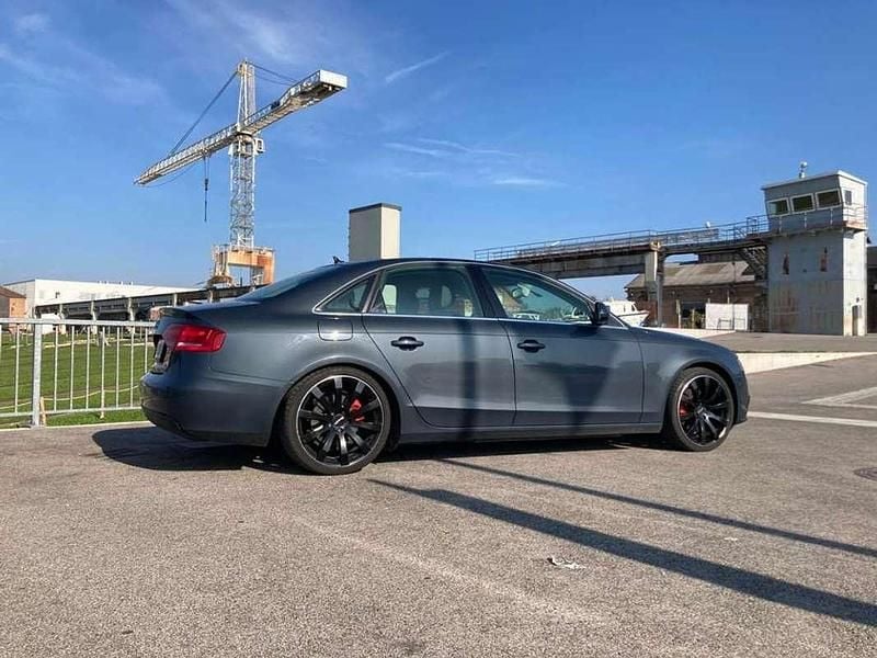 Gebraucht Audi A4 143 PS (105 kW) 2010 Schwarz Limousine