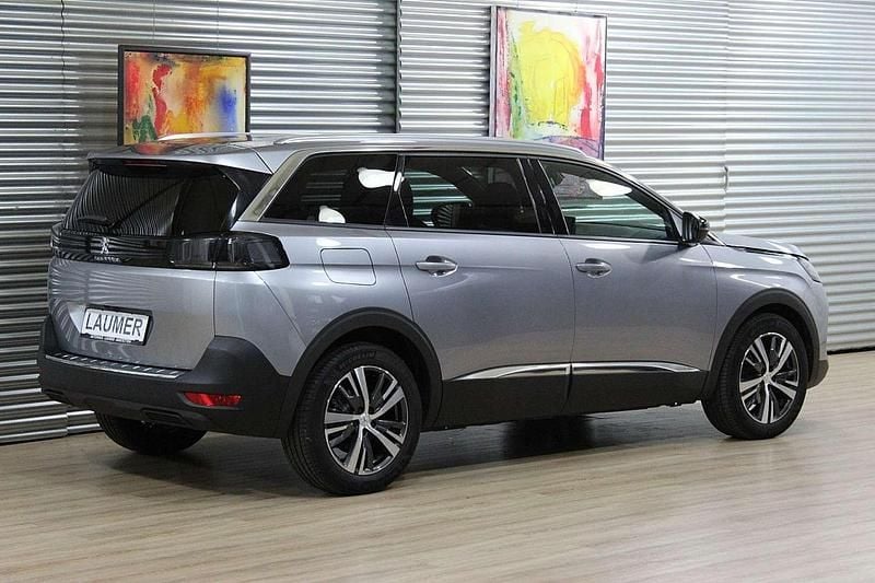 Gebraucht Peugeot 5008 Allure 131 PS (96 kW) 2023 Grau Van / Kleinbus