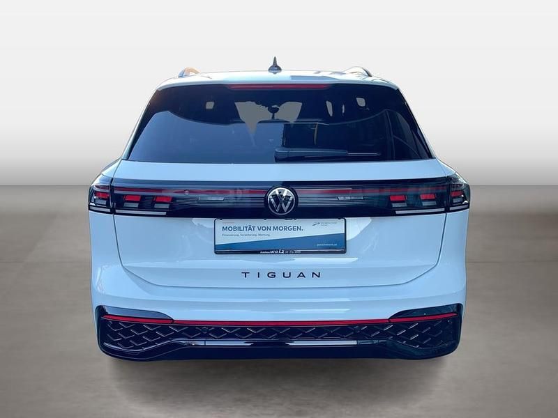Neu VW Tiguan Sport 204 PS (150 kW) 2025 Weiss  normal SUV