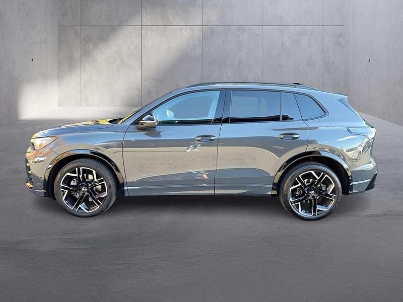 Gebraucht VW Tiguan Sport 150 PS (110 kW) 2025 Grau SUV