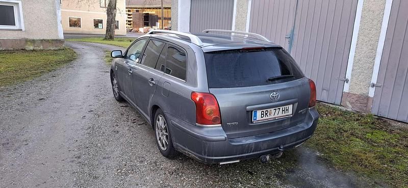 Gebraucht Toyota Avensis Sol 116 PS (85 kW) 2005 Grau Kombi