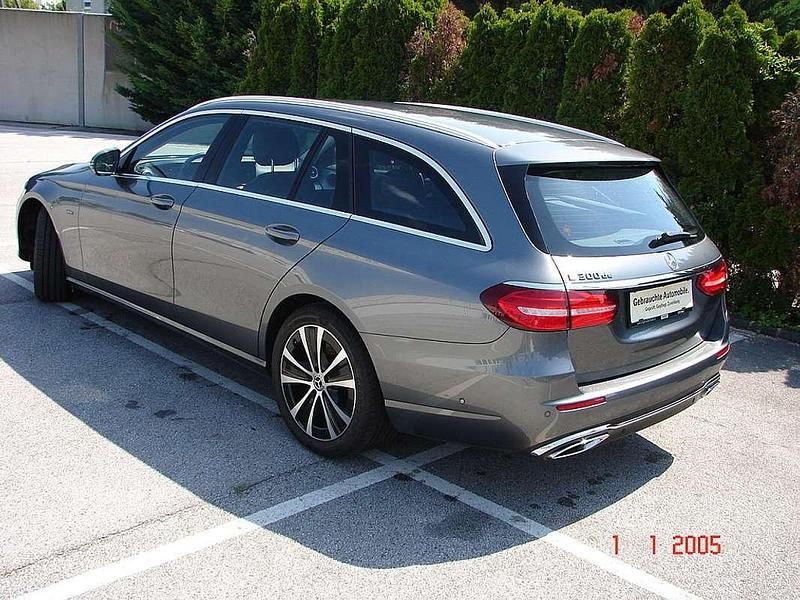 Gebraucht Mercedes E300 Avantgarde 194 PS (142 kW) 2019 Grau Kombi