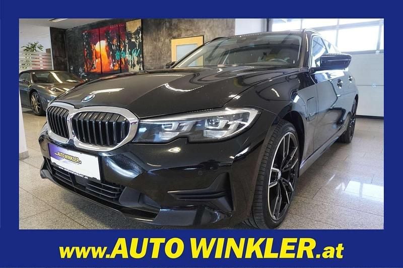 Schwarz Gebraucht 2021 BMW 320e Kombi | € 17.760 (Fairer Preis) - Bild 1/4