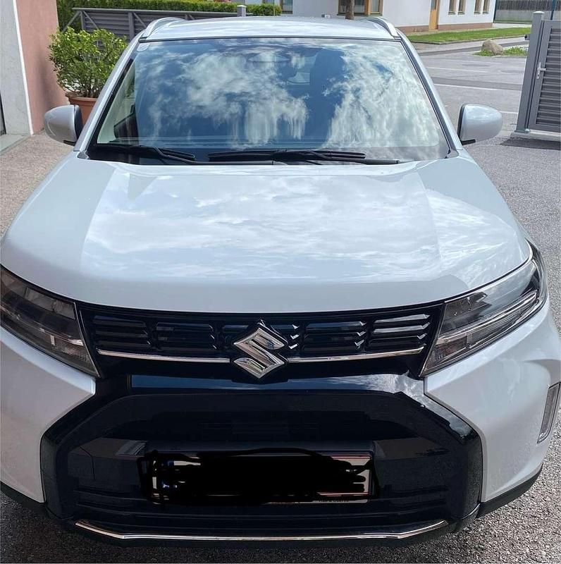 Gebraucht 2024 Suzuki Vitara SUV | € 27.000 - Bild 1/4