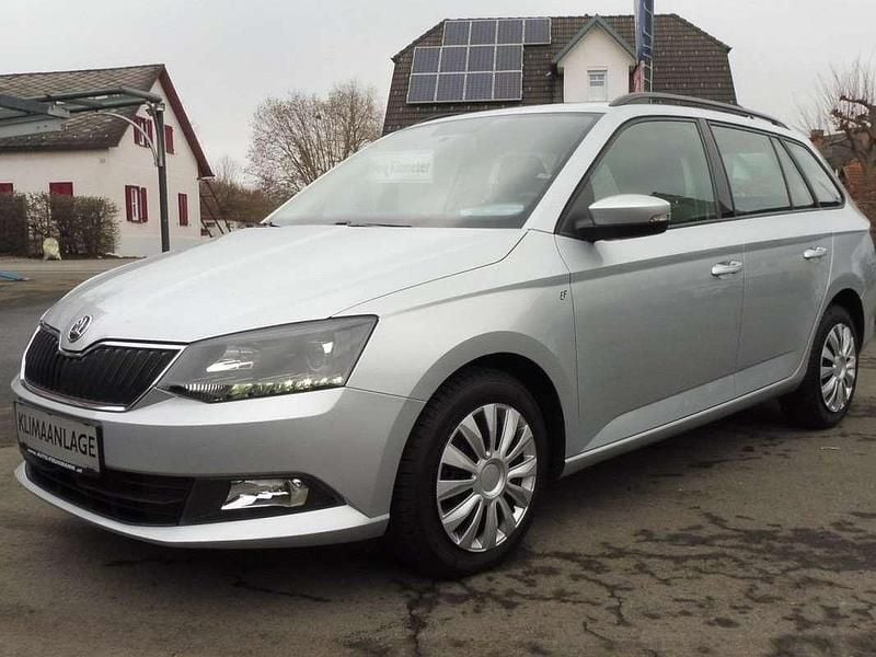 Gebraucht Skoda Fabia Ambition 90 PS (66 kW) 2015 Silber Kombi