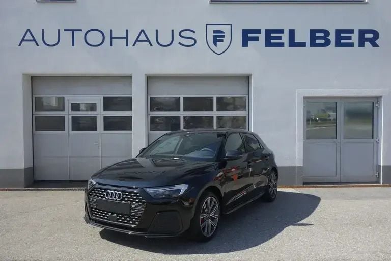 Schwarz metallic Gebraucht 2024 Audi A1 Sportback Ambiente Kleinwagen | € 27.950 (Teuer) - Bild 1/4