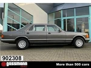 Grau Gebraucht 1982 Mercedes 500 Limousine | € 28.900 - Bild 1/4
