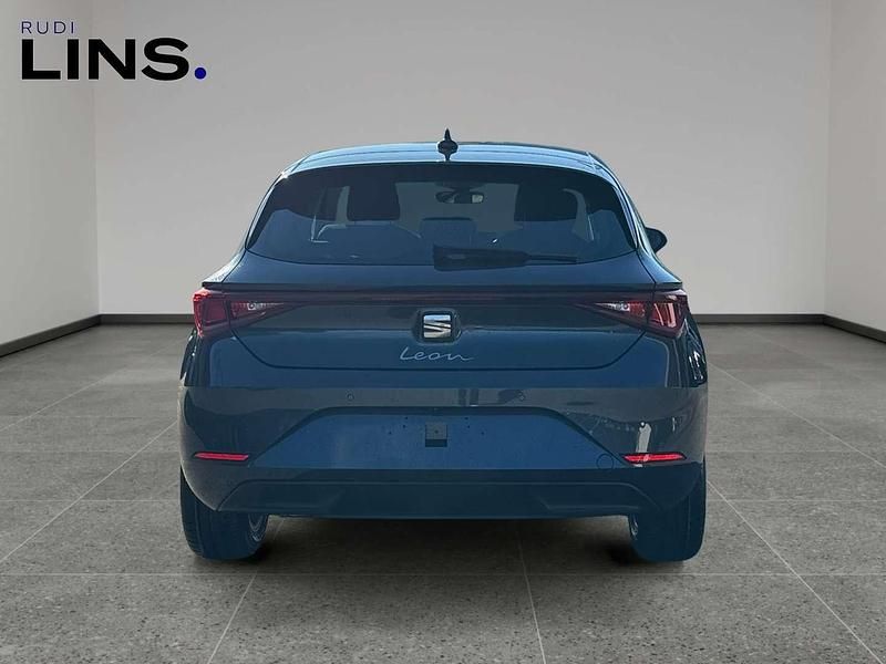 Neu Seat Leon Style 116 PS (85 kW) 2025 Grau Limousine