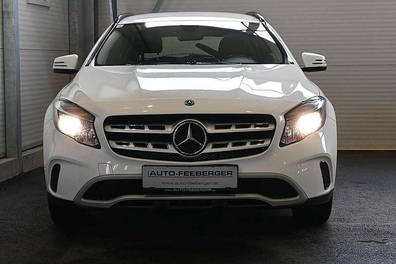 Gebraucht Mercedes GLA180 109 PS (80 kW) 2018 Weiß SUV
