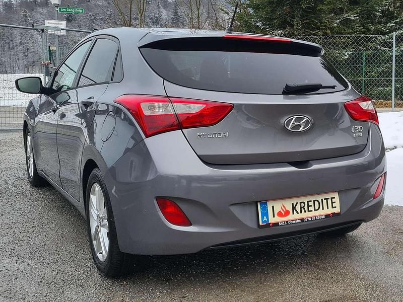 Gebraucht Hyundai i30 90 PS (66 kW) 2013 Grau Limousine