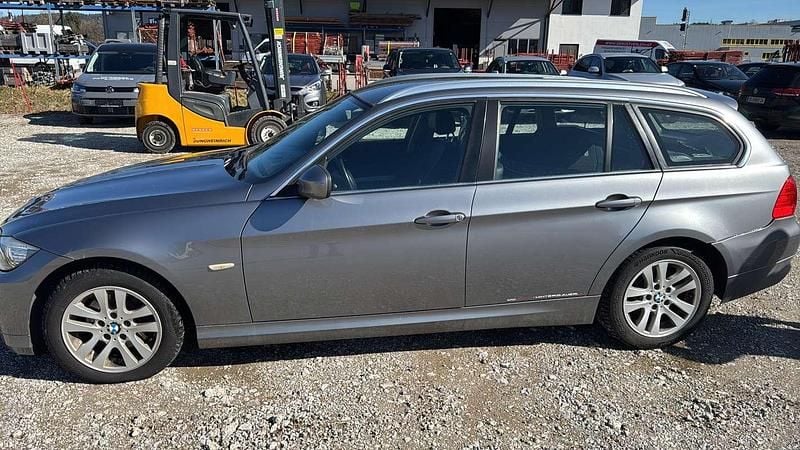 Gebraucht BMW 318 143 PS (105 kW) 2011 Kombi