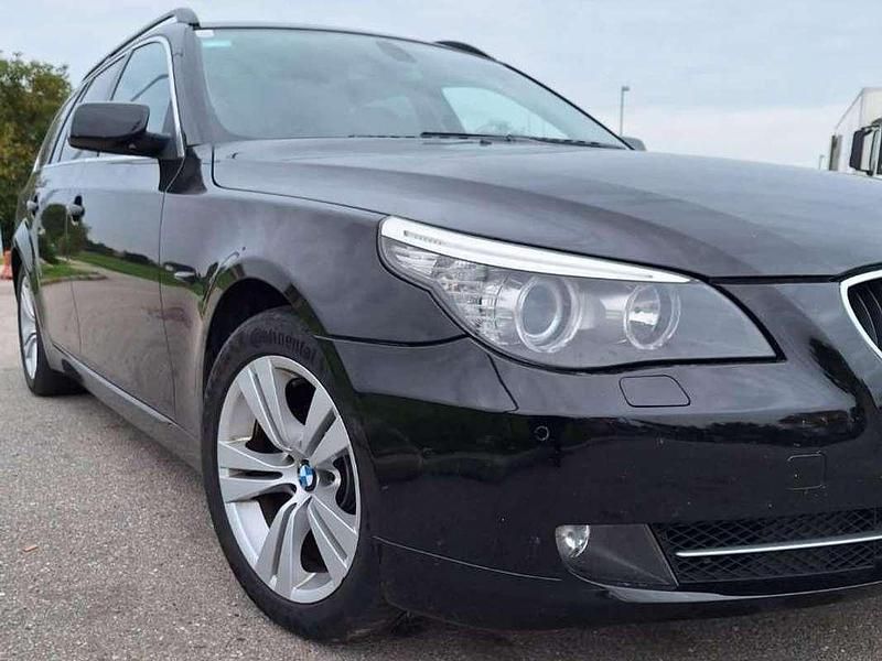 Gebraucht BMW 520 163 PS (119 kW) 2007 Schwarz Kombi