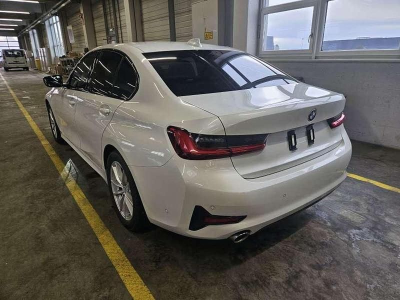 Gebraucht BMW 320 Sport Line 184 PS (135 kW) 2020 Weiß Limousine