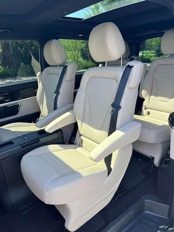 Gebraucht Mercedes V300 Exclusive 237 PS (174 kW) 2024 Grün Van / Kleinbus