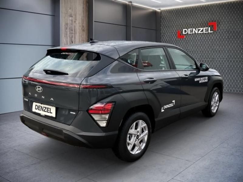 Gebraucht Hyundai Kona 105 PS (77 kW) 2024 Ecotronic gray SUV