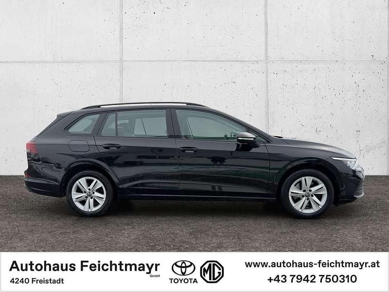 Gebraucht VW Golf Life 150 PS (110 kW) 2023 Schwarz Kombi