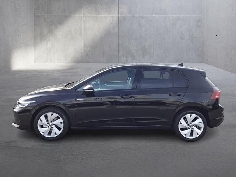Neu VW Golf VIII 115 PS (84 kW) 2026 Schwarz  metallic