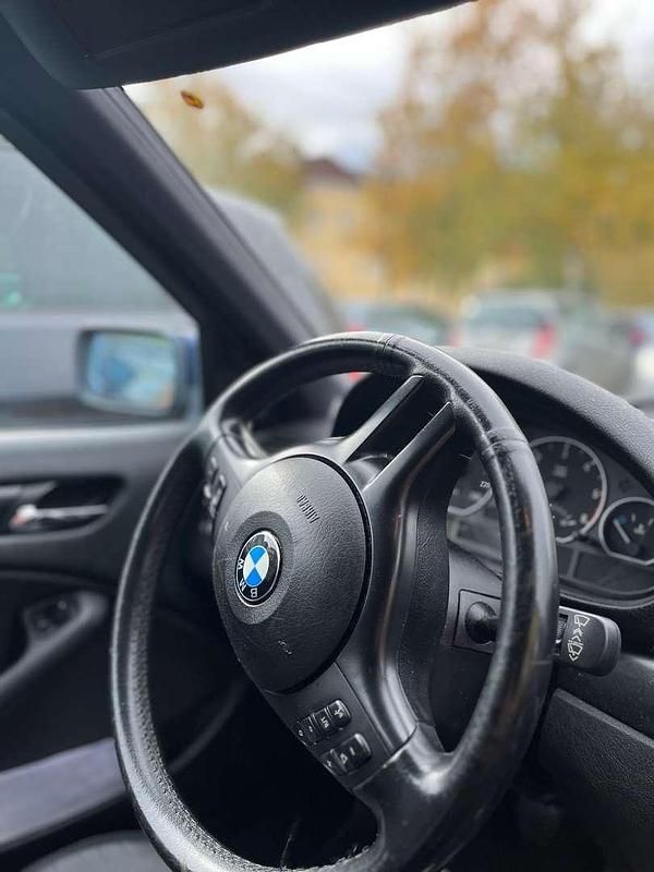 Gebraucht BMW 318 116 PS (85 kW) 2003 Blau Kombi