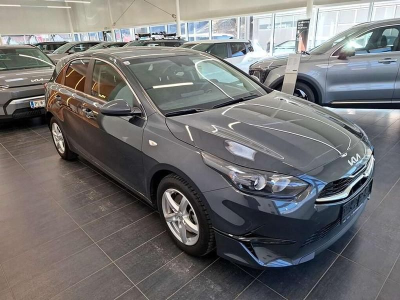 Gebraucht Kia Ceed Silver 101 PS (74 kW) 2024 Grau Kleinwagen
