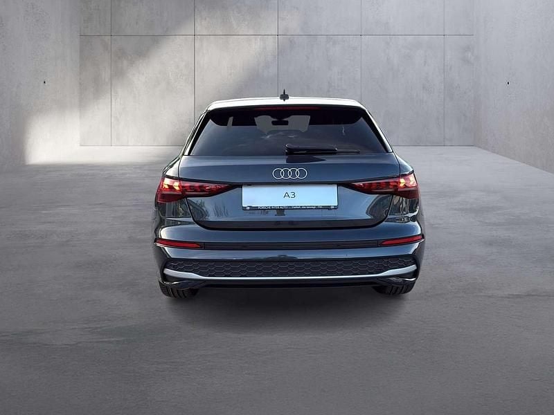Neu Audi A3 150 PS (110 kW) 2025 Grau Limousine